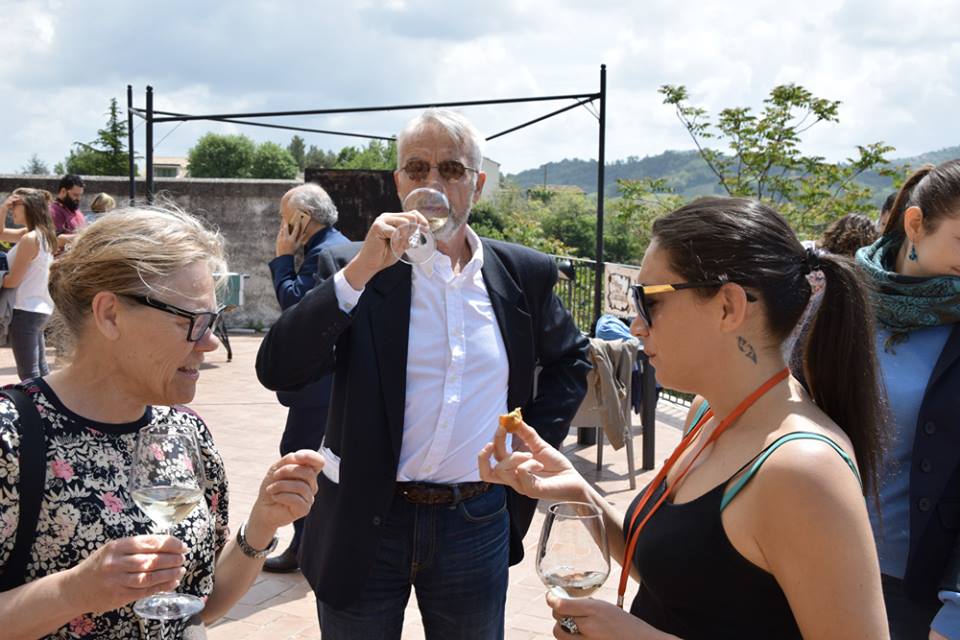 Un momento di degustazione a Monteleone di Fermo
